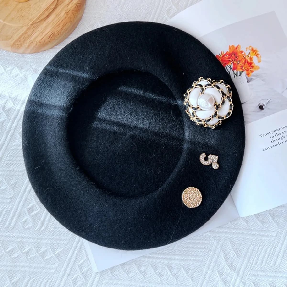 Béret en laine à fleurs pour femmes, 1 pièce, nouvelle marque, chapeau d'hiver pour femmes, bérets p