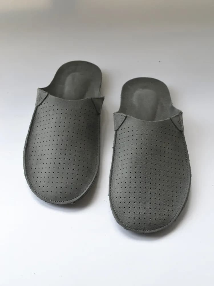 Pantoufles rétro perforées pour hommes, sandales d'été en cuir de vache