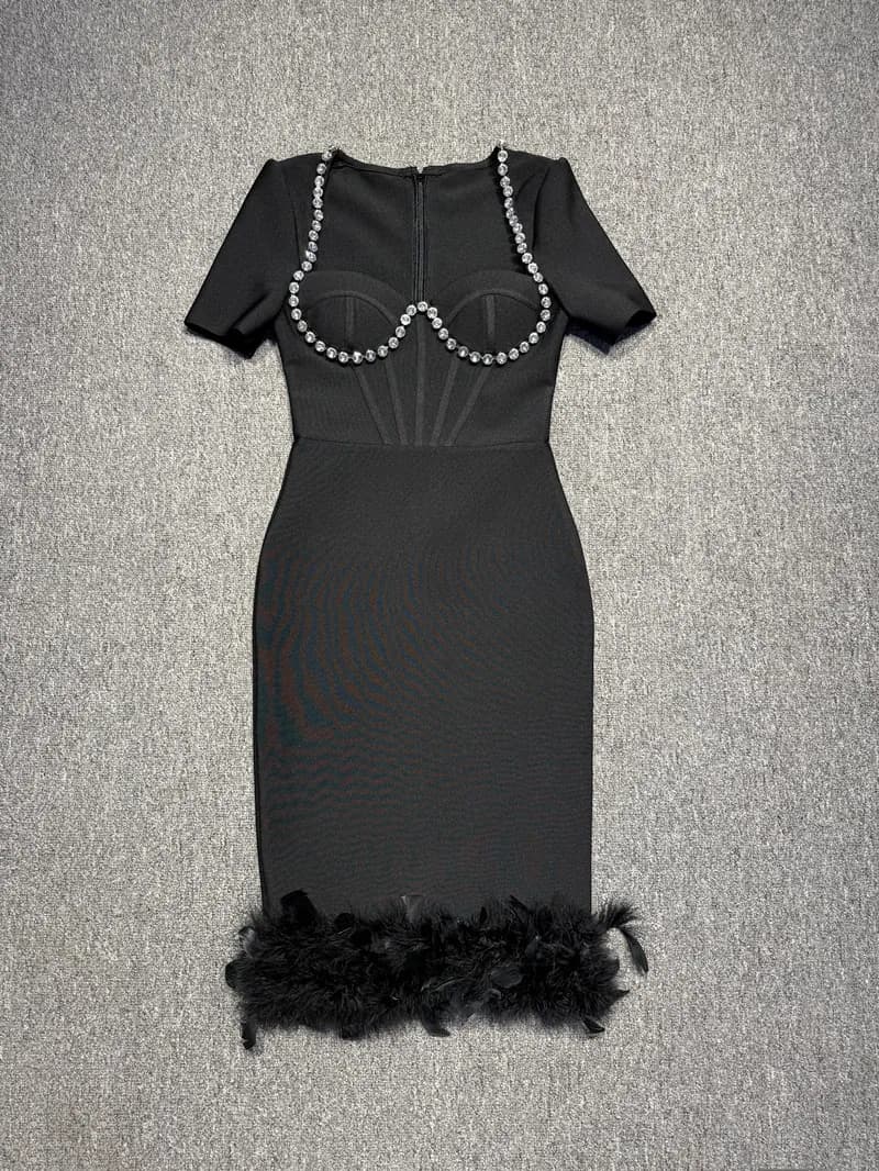 Robe à bandes pour femmes, couleur noire, Sexy, manches courtes, col carré, plumes, moulante, mi-mol