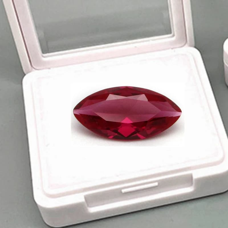 Rubis marquise en boîte, brillant sous lumière UV, 10×20mm, dureté Mohs, pierres précieuses pour la 