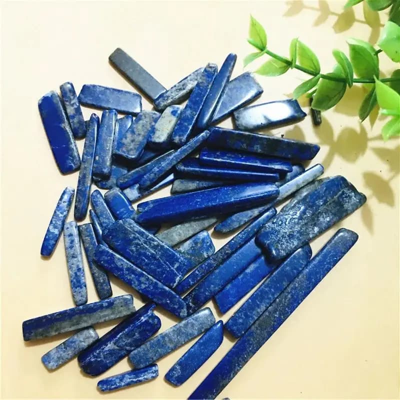Pierre précieuse minérale lapis-lazuli en cristal naturel pour la décoration de la maison