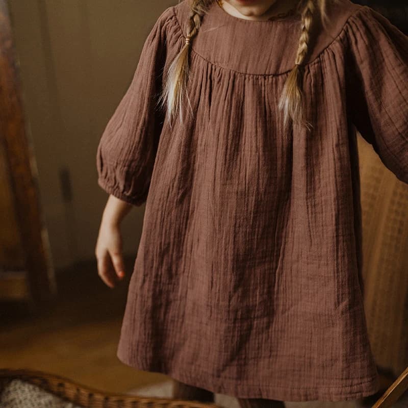 Robe plissée en mousseline de coton à col rond pour filles, nouvelle collection automne 2026, style 