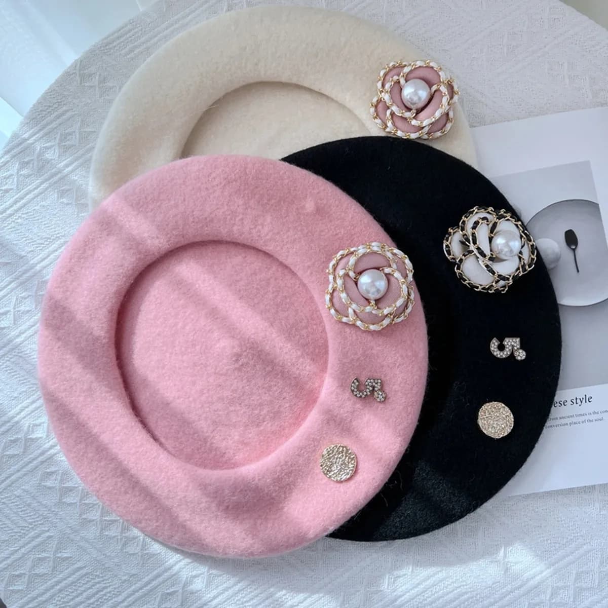 Béret en laine à fleurs pour femmes, 1 pièce, nouvelle marque, chapeau d'hiver pour femmes, bérets p