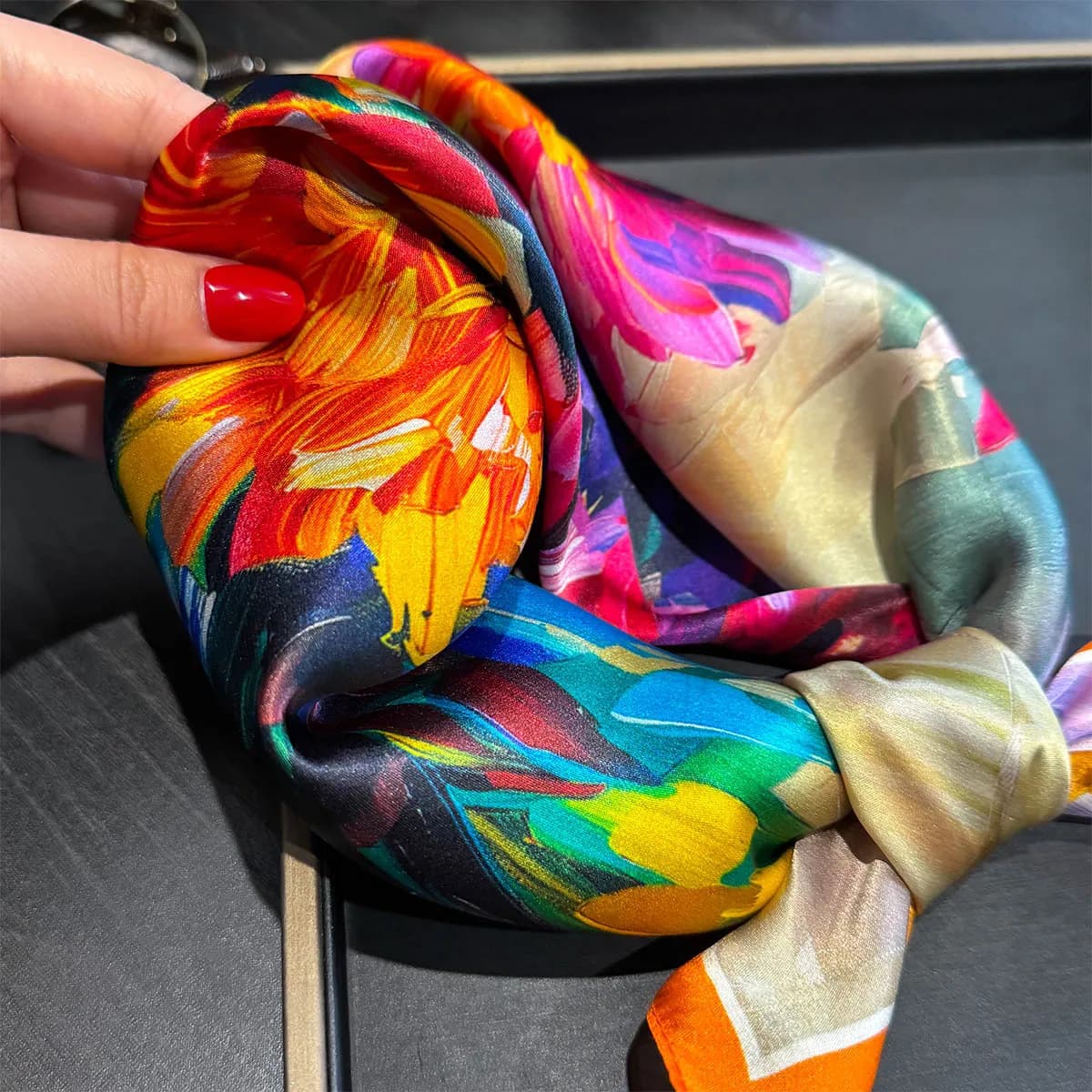 100% foulard en soie femmes petit 53cm carré Vase imprimé foulards cou cheveux main poignet Bandana 