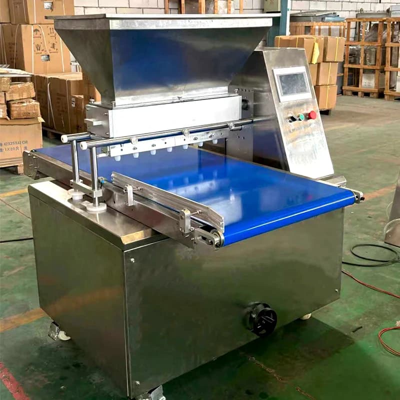 Machine industrielle de fabrication automatique de petits cupcakes sur mesure, équipement de remplis