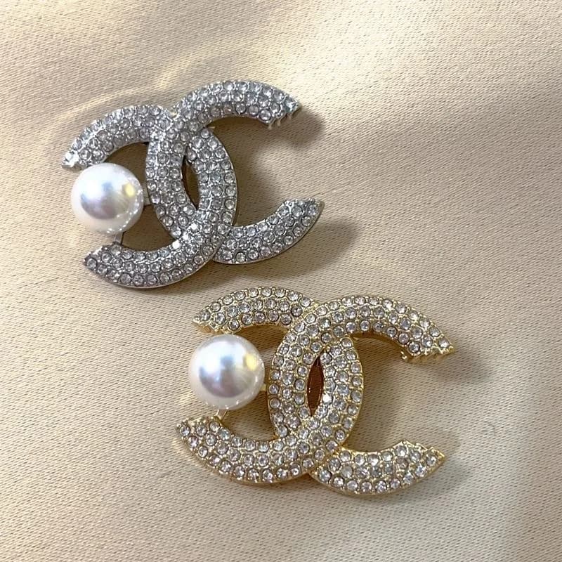 Broche Parfumée, Lettres Élégantes, Style INS Haut de Gamme, Perles Lumineuses, Petite Broche pour M