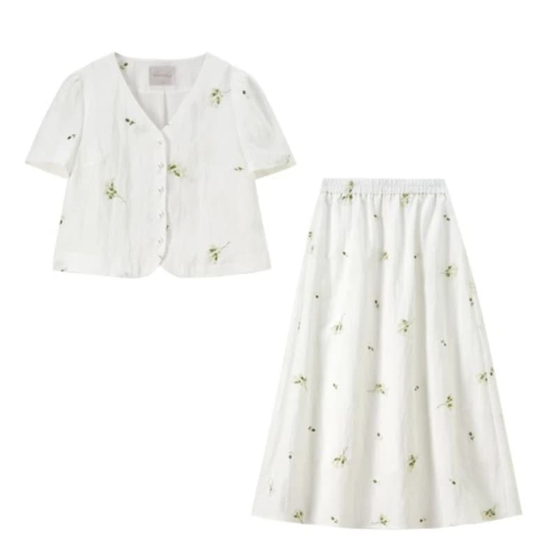 Ensemble deux pièces brodé floral SENTUBILA pour femme, haut court à col en V avec boutons nacrés et