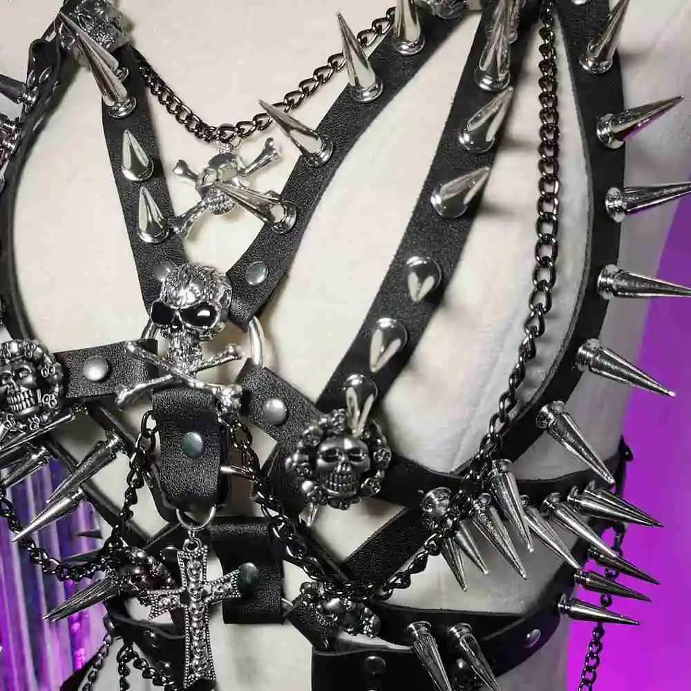 Haut Gothique Punk Rock pour Femme avec Crânes et Clous, Chaîne Croisée, Style Y2K, Halter, Vêtement