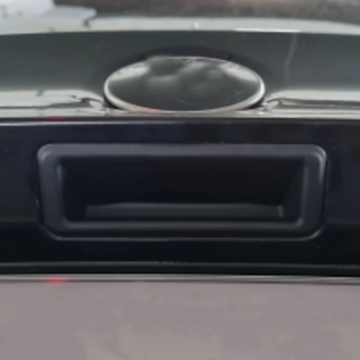 7118158   Poignée d'ouverture de commutateur de déverrouillage de coffre arrière de voiture 51247118