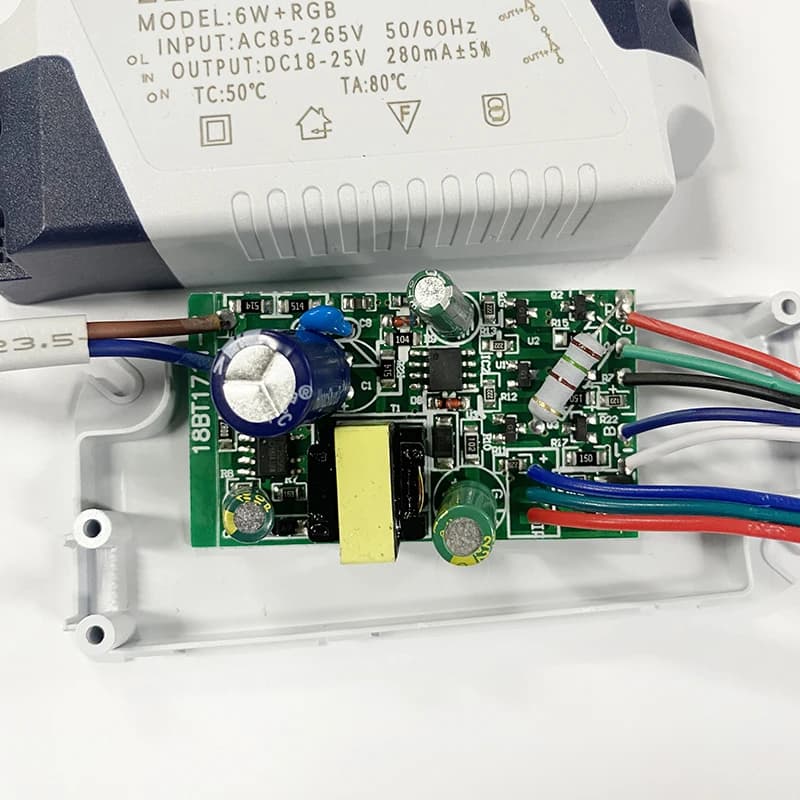 Transfermer 3W/6W/12W/18W + RGB pour plafonniers, 2 voies de sortie 280mA, pilote LED, avec connecte