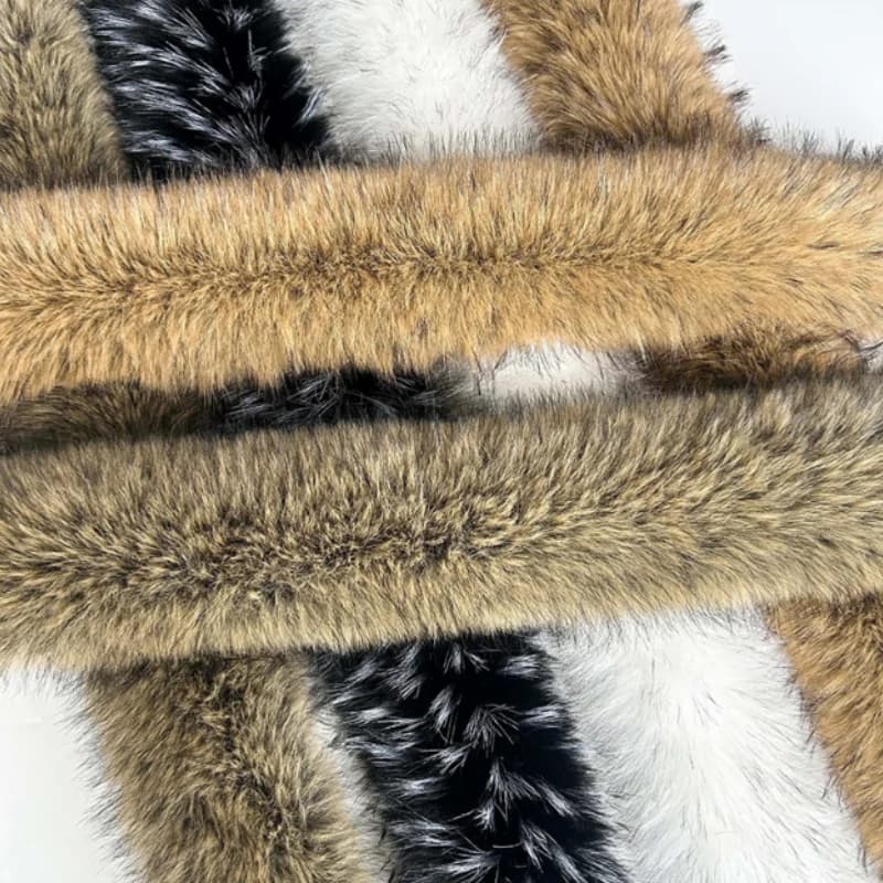 Manteau d'hiver à capuche avec bordure en fausse fourrure, col en fourrure pelucheuse, col en fourru