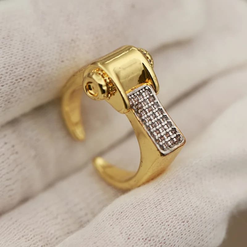 Nouvelle vue nouveaux accessoires zircone lettre anneaux pour femmes de luxe cristal mariage fiançai