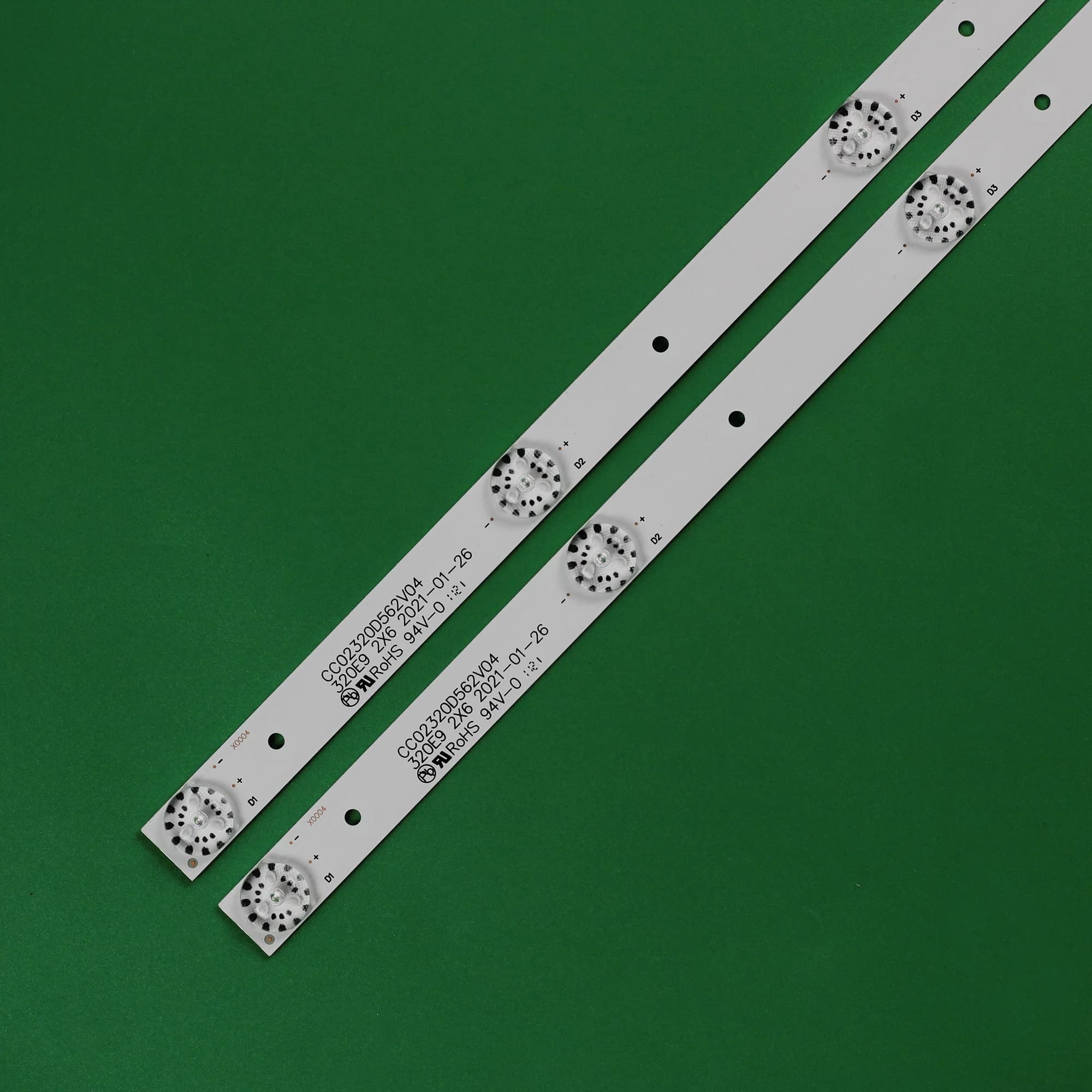 Bandes de rétroéclairage LED TV CC02320D562V08 320L(320E9) 2X6 6S1P 1210 CC02320D562V04 32E9 2X6 16/