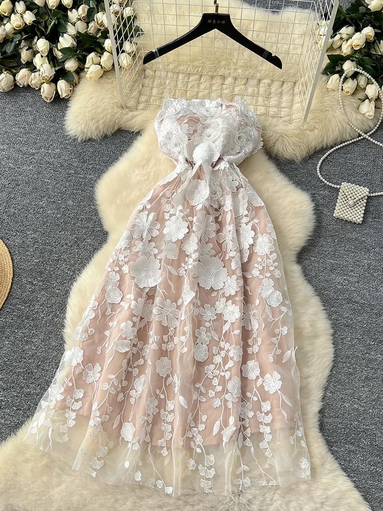 Robe d'été légère de luxe à fleurs tridimensionnelles, sans bretelles, à la mode, élégante, cintrée 