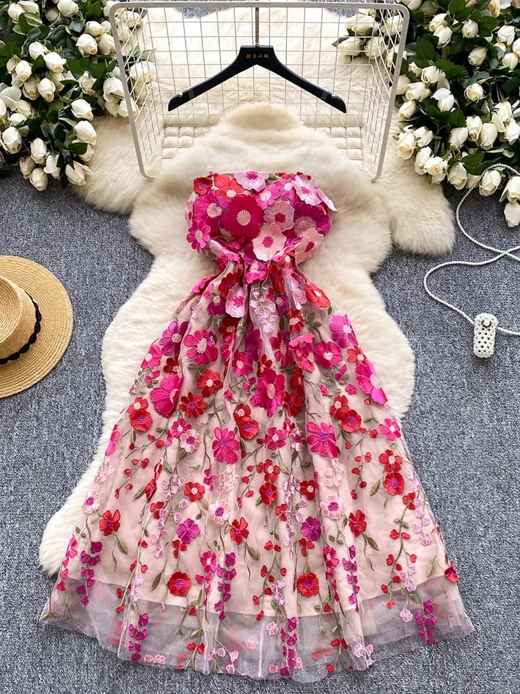 Robe d'été légère de luxe à fleurs tridimensionnelles, sans bretelles, à la mode, élégante, cintrée 