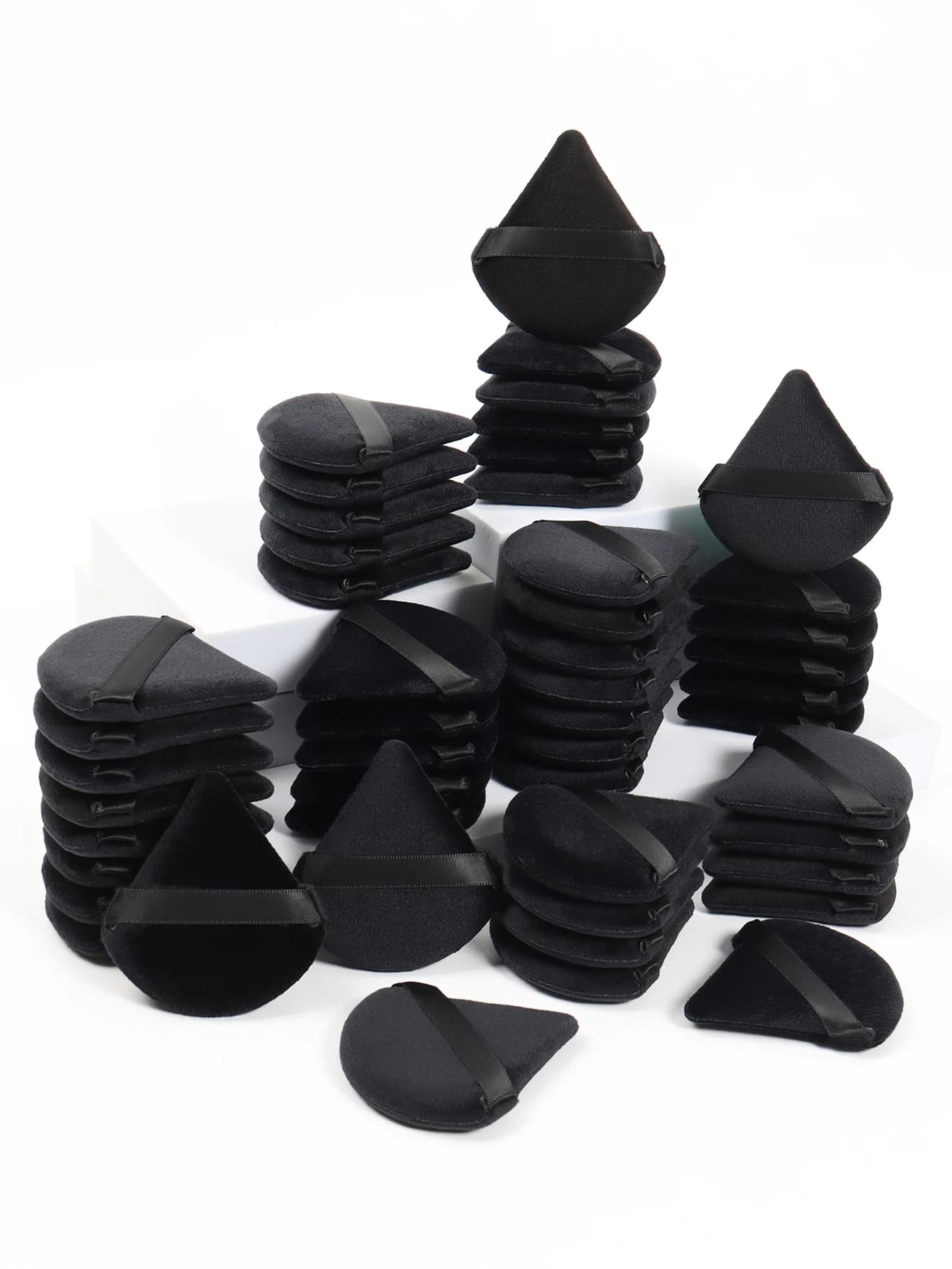 Triangle noir bouffée de poudre éponge de maquillage pour le visage doux velours cosmétiques bouffée