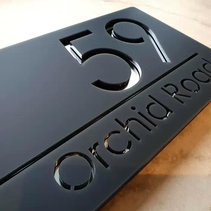 Panneaux de maison personnalisés découpés au Laser, acrylique gris avec effet miroir argenté, Plaque