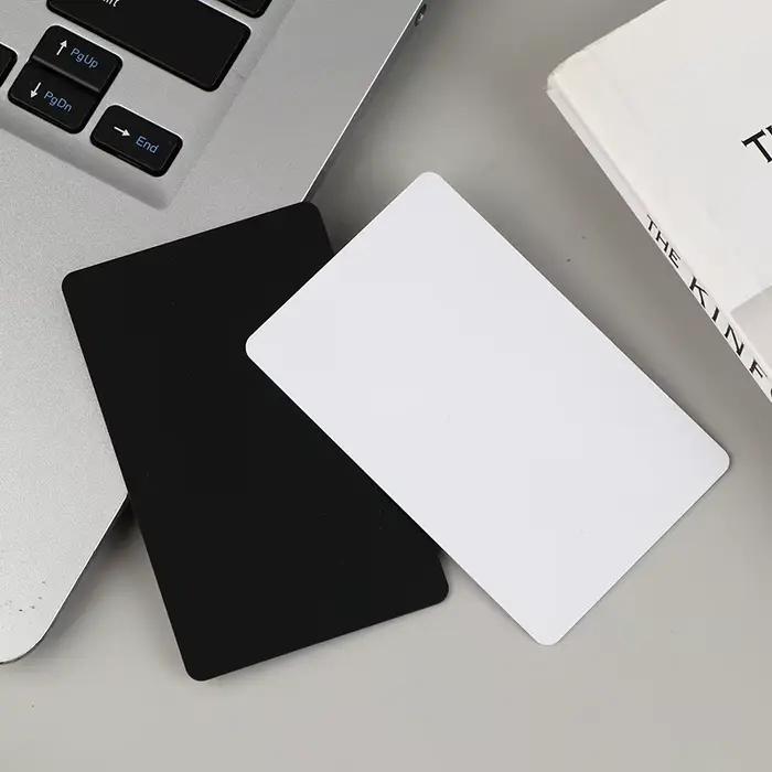 Offre Spéciale – Lot de 5/10 cartes NFC215 noires et blanches