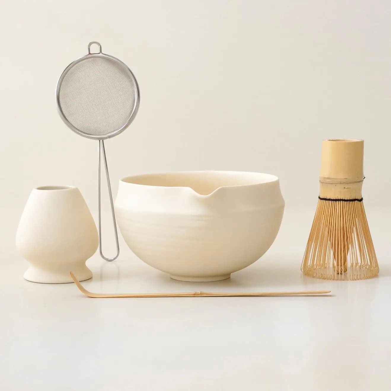 Ensemble Matcha, 5 pièces, fouet à matcha, bol au design élégant et arrondi avec bord plié, glaçage