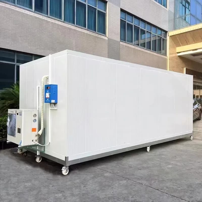 Chambre froide de cuisine professionnelle pour la préparation et le stockage des aliments avec compr
