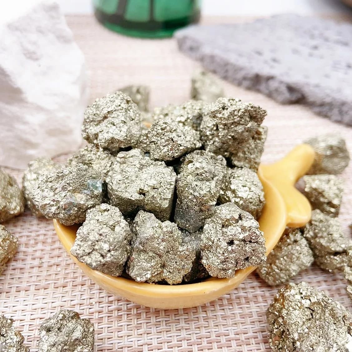 Pierres Naturelles : Grappe de Cristaux de Pyrite, Pierre Irrégulière, Échantillon Minéral, Énergie,