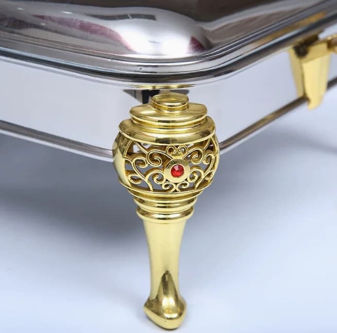 Pied de table moche, jambes de table déformées