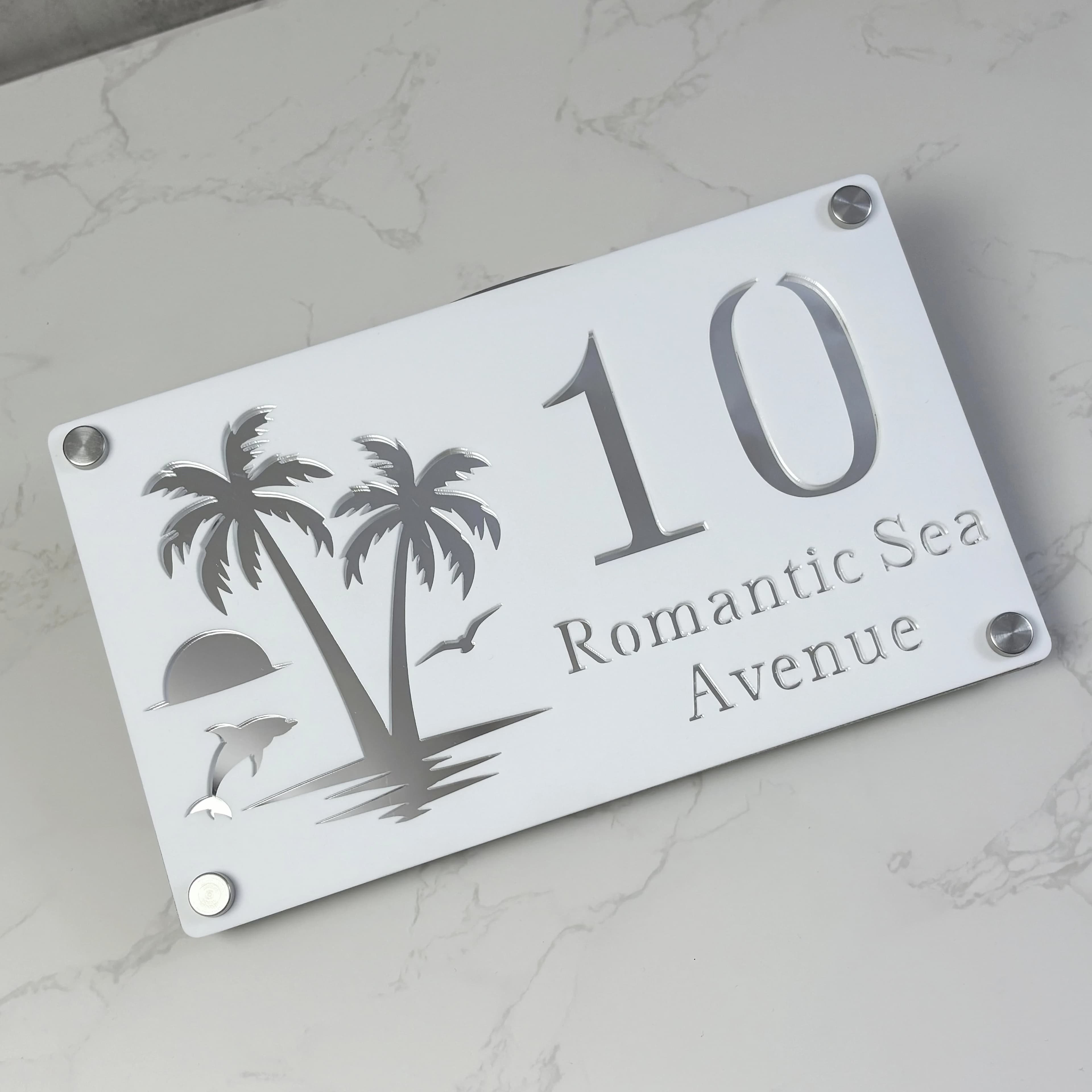 Plaque de numéro de maison personnalisée en acrylique découpé au laser, motif palmier au lever du so