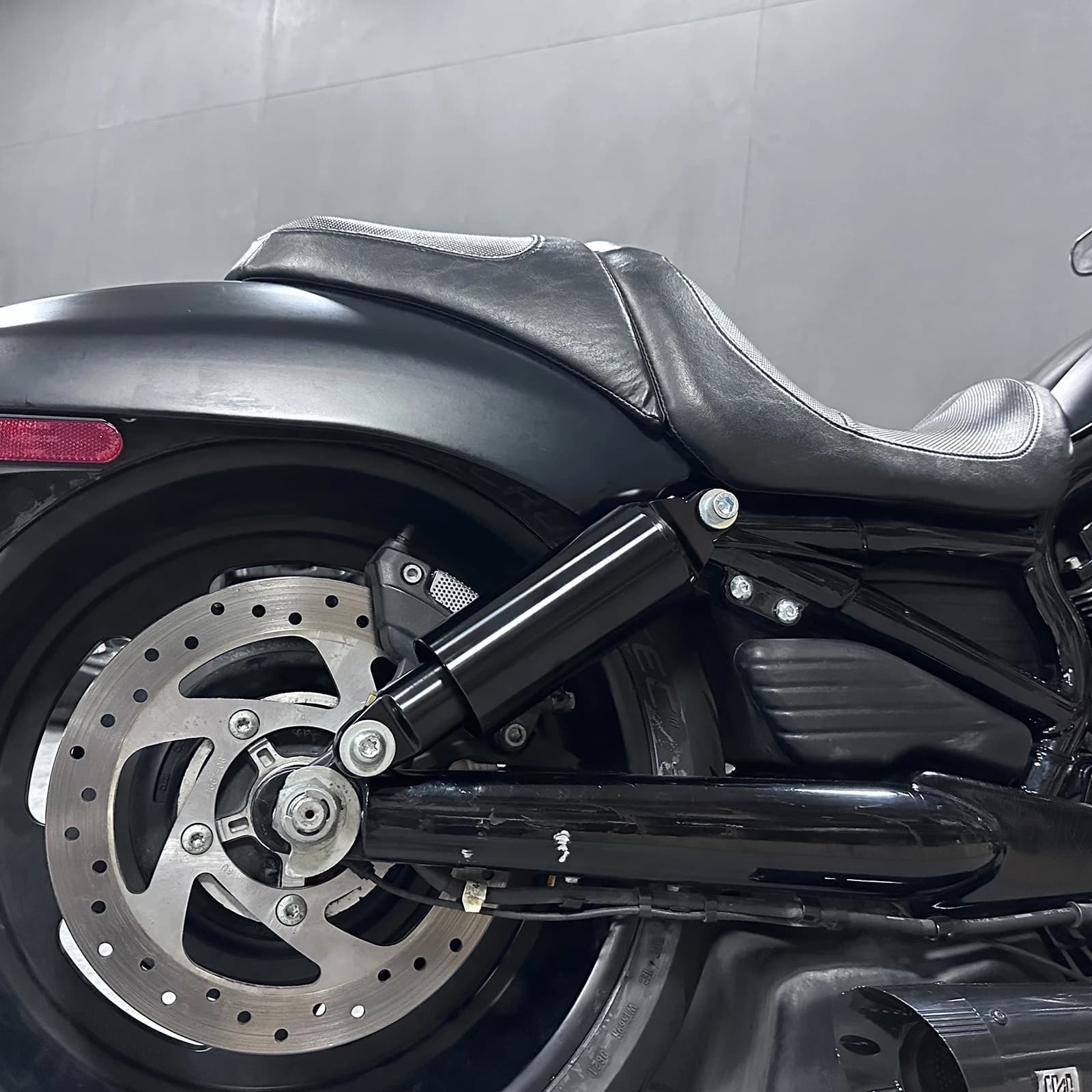 Kit d'amortisseurs à suspension pneumatique (amortissement réglable) pour Harley V-Rod 2003-2017