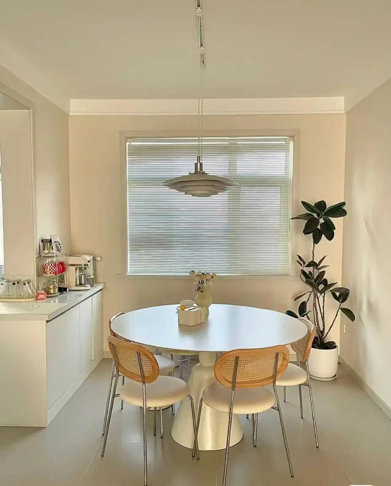 Table à manger ovale blanche moderne pour la maison, décoration de balcon, de luxe, relaxante, Salle