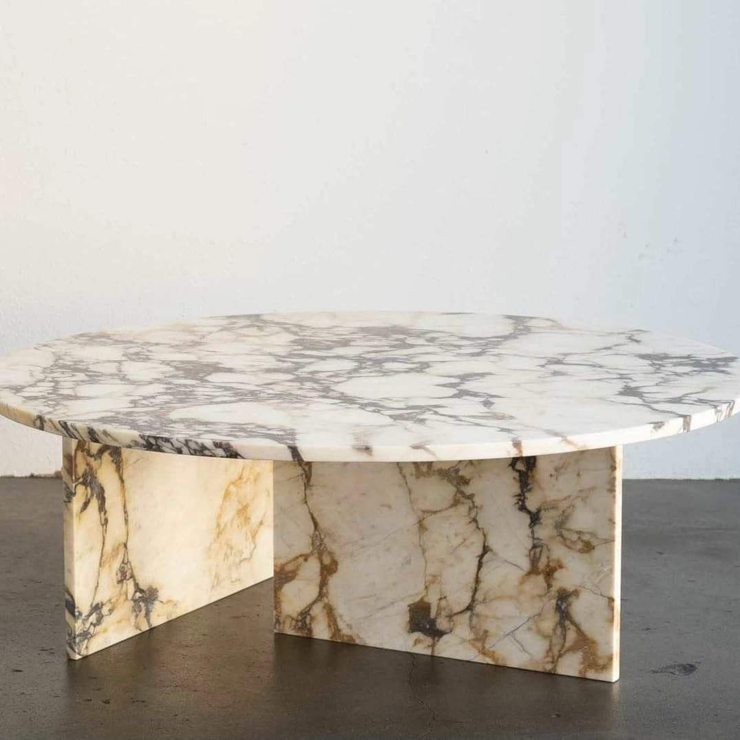 Table ronde de salon moderne Calacatta, Table ronde d'appoint violette, plinthe en marbre Viola de l