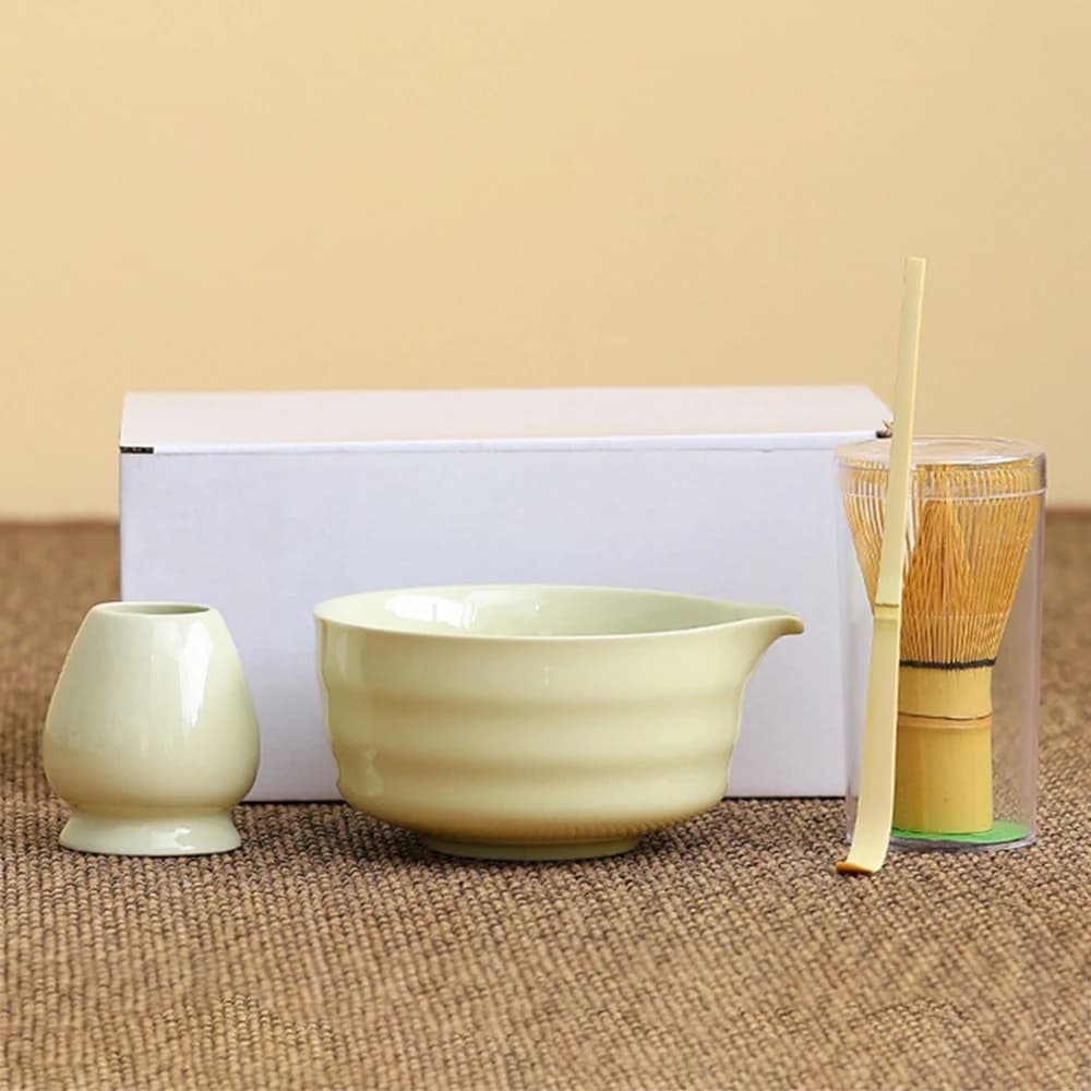 Ensemble Matcha 4 pièces - Ensemble de thé japonais comprenant un bol à matcha avec bec verseur, un