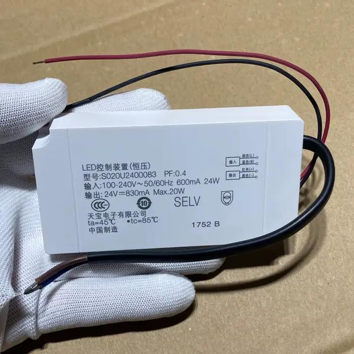 Dispositif de commande LED S020U2400083 24V0.83A pour alimentation de bande lumineuse PHILIPS Hue Pl