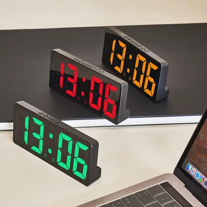 Réveil numérique à commande vocale TeperMobSnooze moderne avec double réveil, mode nuit et fonction anti-satb pour une meilleure expérience de réveil