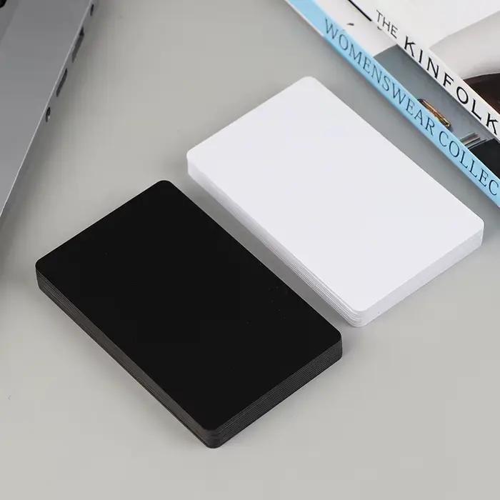 Offre Spéciale – Lot de 5/10 cartes NFC215 noires et blanches